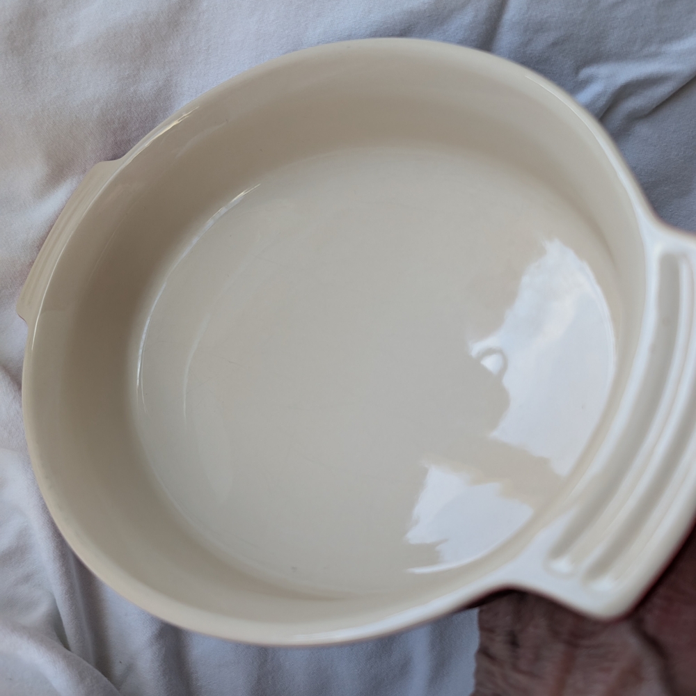 Le Creuset Red Oval Stoneware Baking Dish Tab Handles - Picture 7 of 12